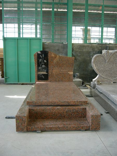 the original headstone 